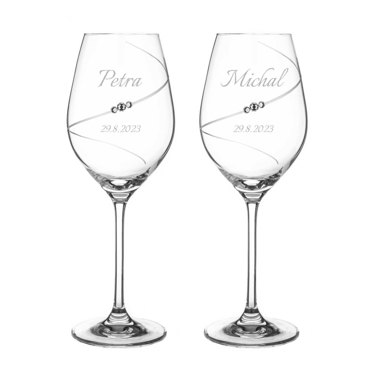 Silhouette dvě svatební sklenice na bílé víno s gravírováním