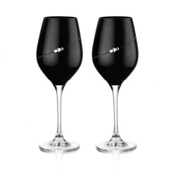 Dva čierne poháre na víno