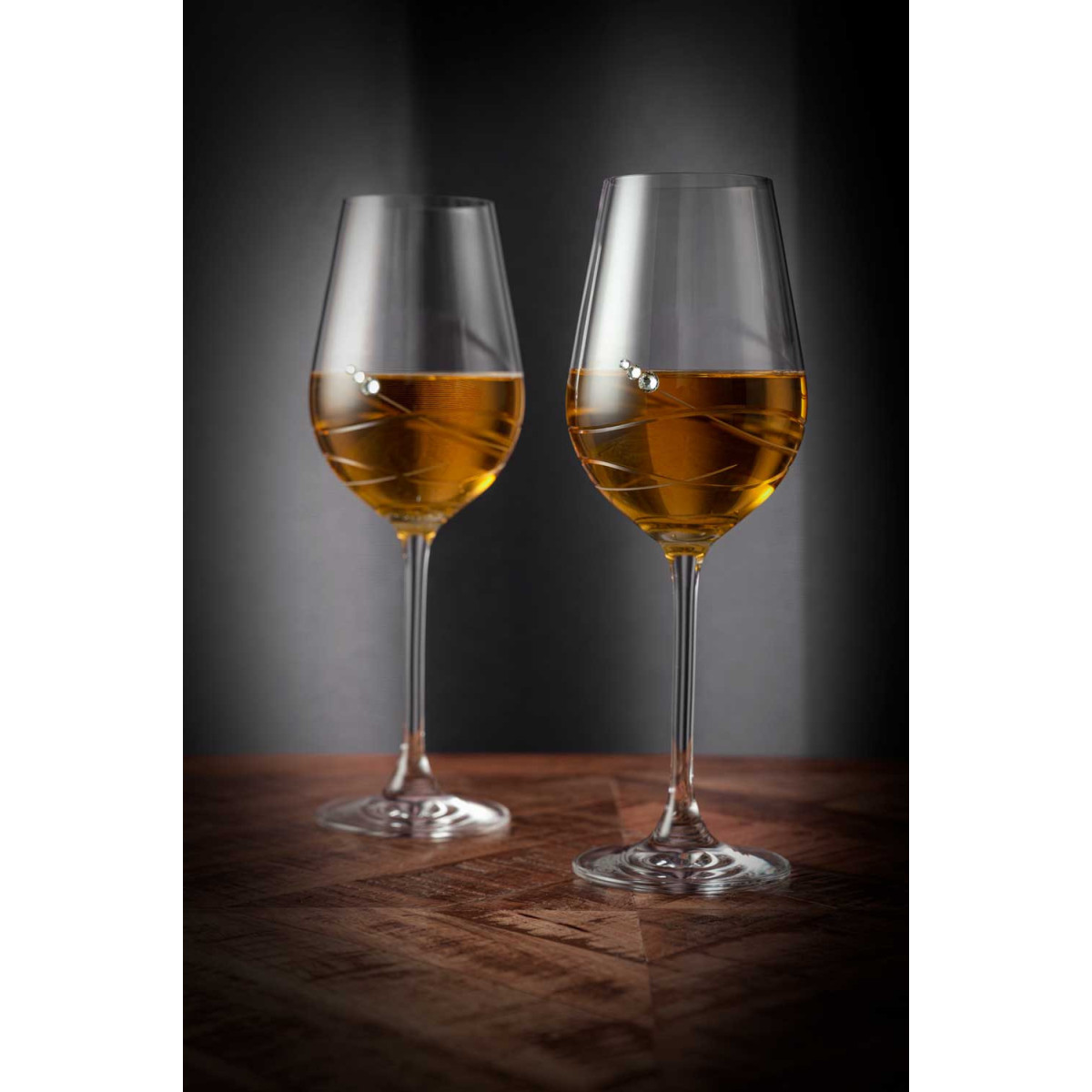 Brúsené poháre na biele a ružové víno