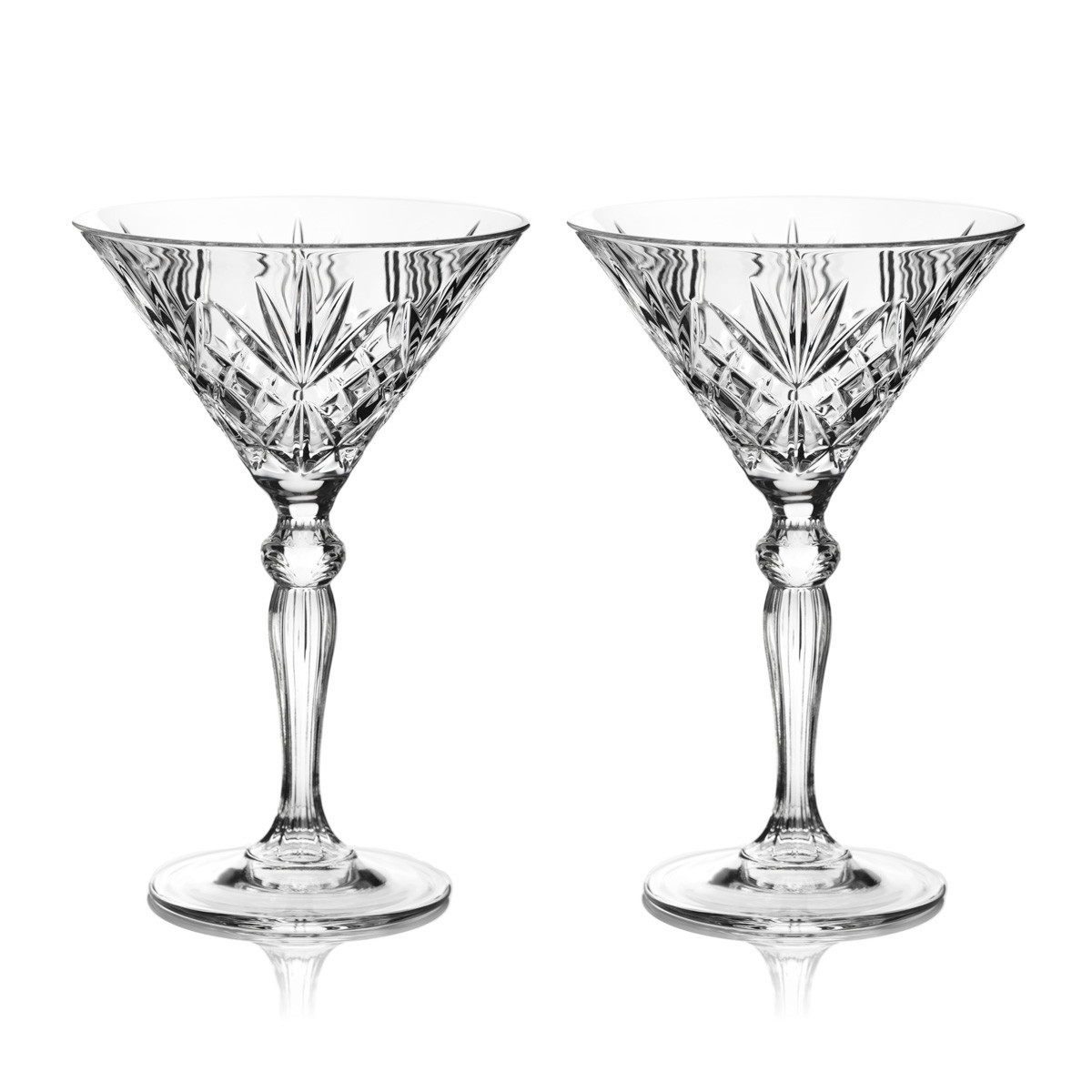 Poháre pre obľubené koktaily ako Cosmopolitan, Martini a Manhattan