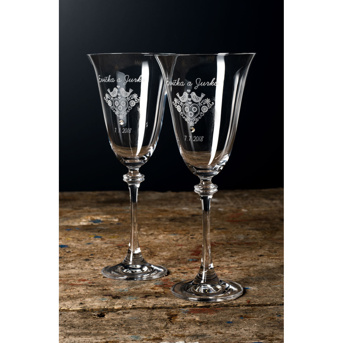 Folklór víno - gravírované sklenice na víno 2ks