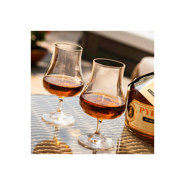 Sklenice pro rum s brúsením a gravírovaním